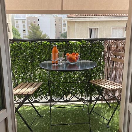 Appartement mignon calme douillet ascenseur clim étage élevé proche parking et toutes commodités au coeur du Toulon historique Esterno foto