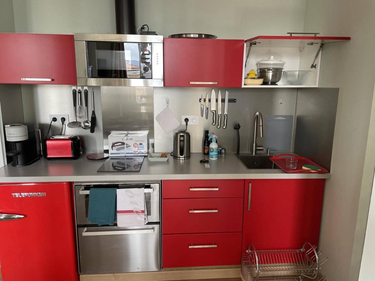 Appartement mignon calme douillet ascenseur clim étage élevé proche parking et toutes commodités au coeur du Toulon historique Esterno foto
