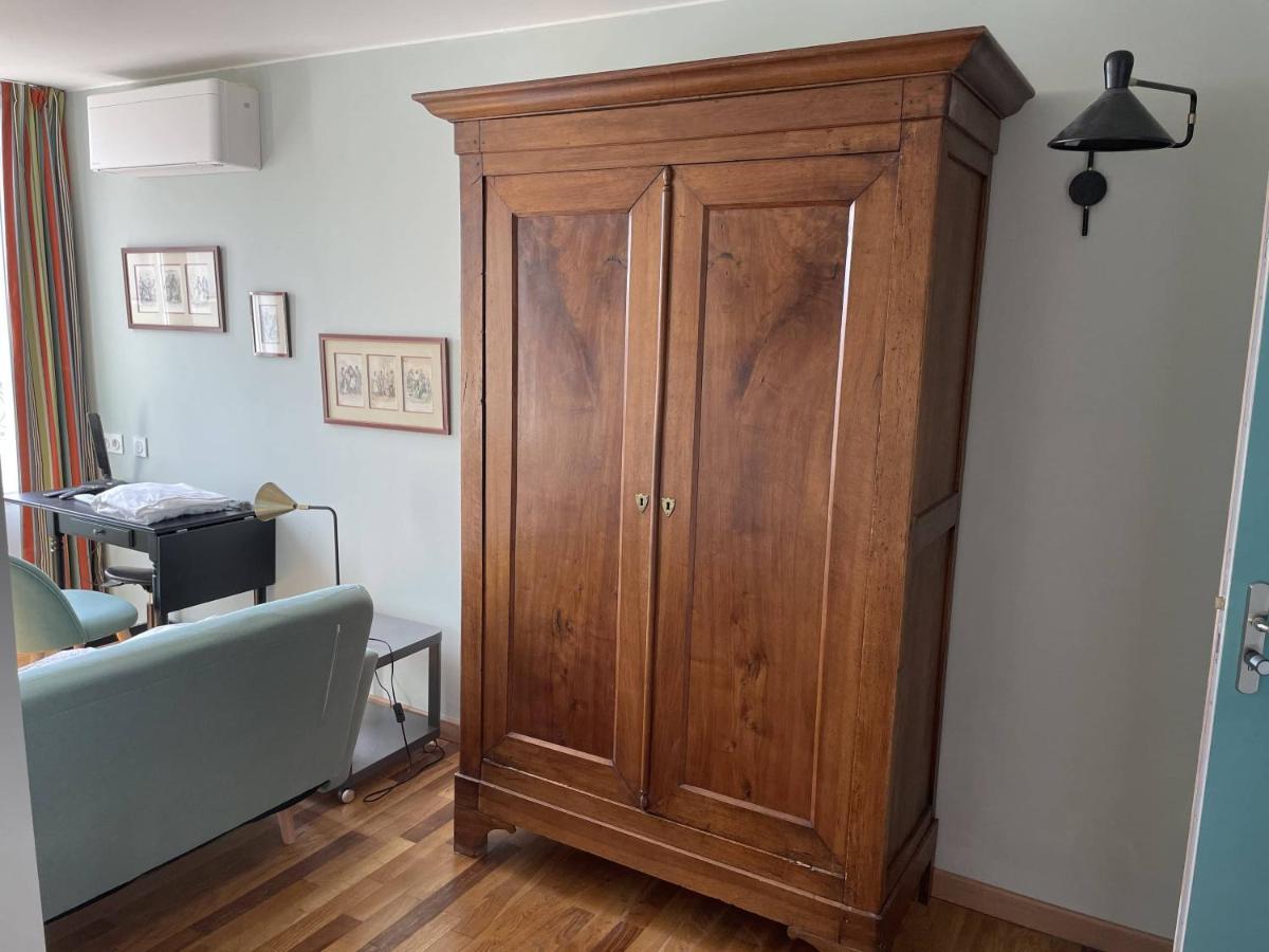Appartement mignon calme douillet ascenseur clim étage élevé proche parking et toutes commodités au coeur du Toulon historique Esterno foto