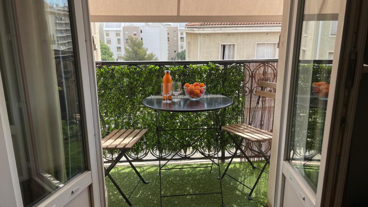 Appartement mignon calme douillet ascenseur clim étage élevé proche parking et toutes commodités au coeur du Toulon historique Esterno foto