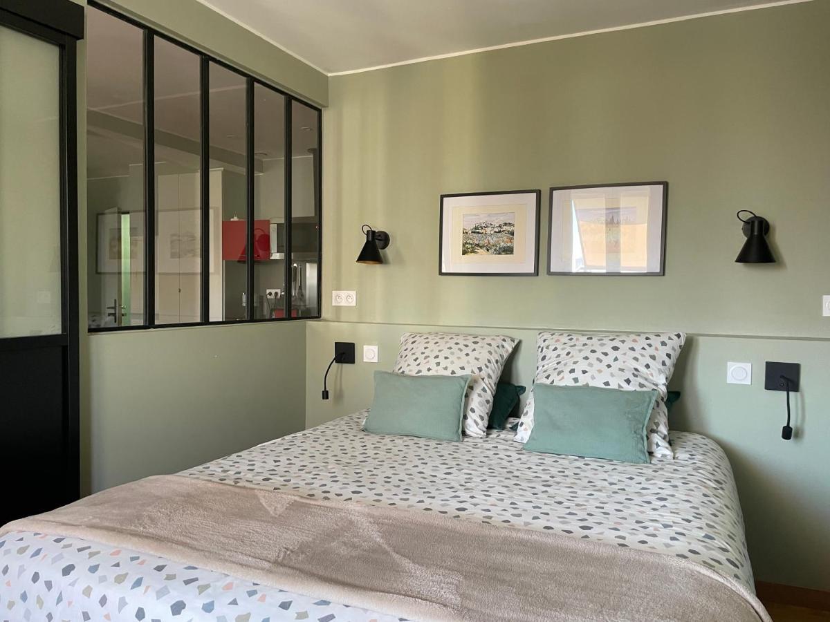 Appartement mignon calme douillet ascenseur clim étage élevé proche parking et toutes commodités au coeur du Toulon historique Esterno foto