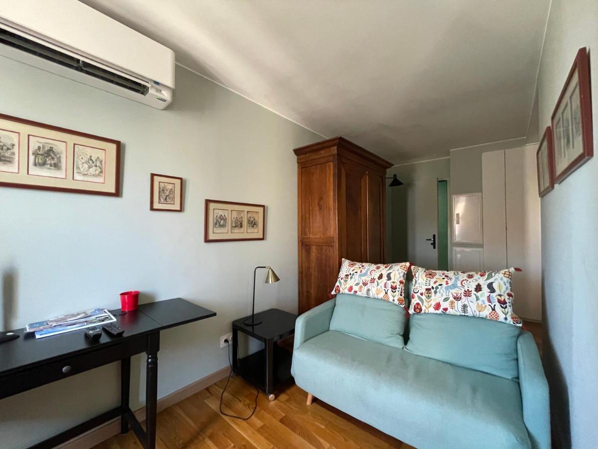 Appartement mignon calme douillet ascenseur clim étage élevé proche parking et toutes commodités au coeur du Toulon historique Esterno foto