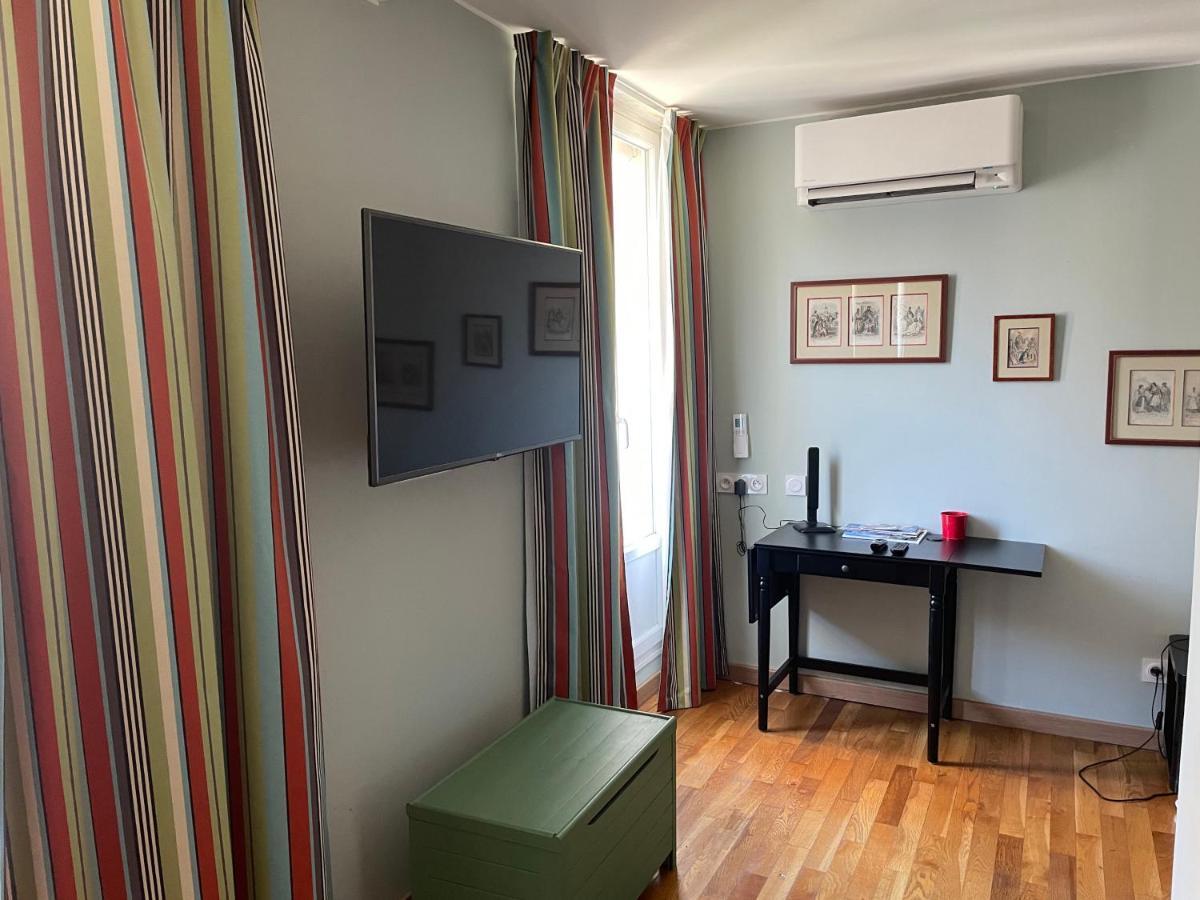 Appartement mignon calme douillet ascenseur clim étage élevé proche parking et toutes commodités au coeur du Toulon historique Esterno foto