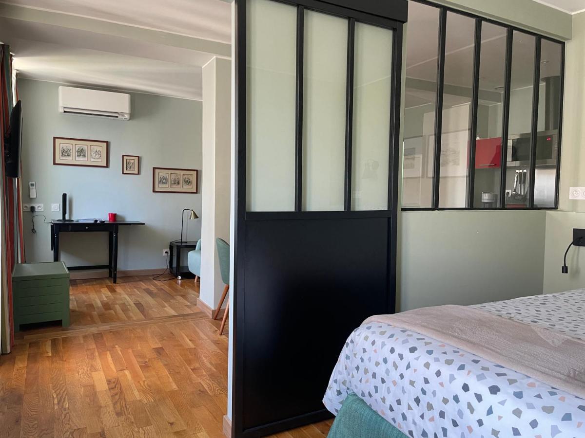 Appartement mignon calme douillet ascenseur clim étage élevé proche parking et toutes commodités au coeur du Toulon historique Esterno foto