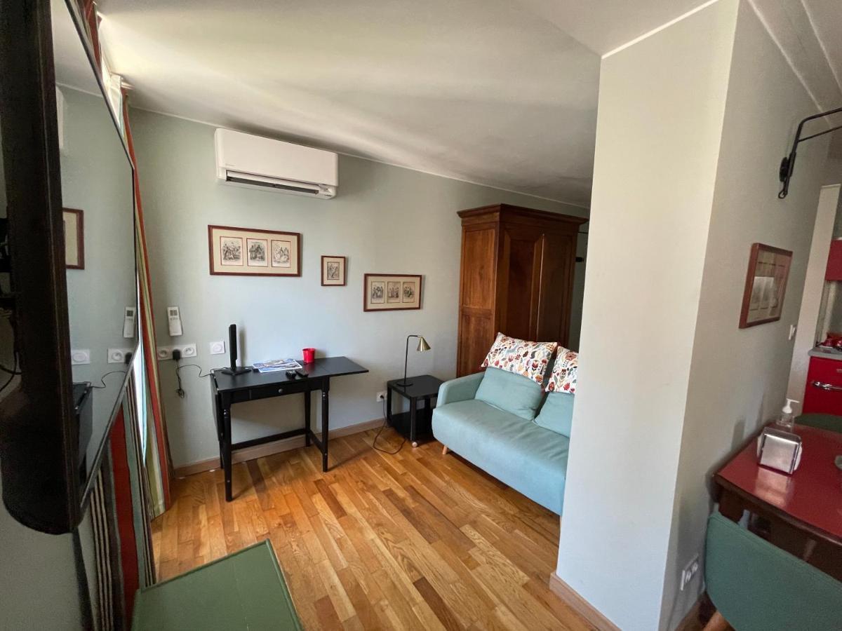 Appartement mignon calme douillet ascenseur clim étage élevé proche parking et toutes commodités au coeur du Toulon historique Esterno foto