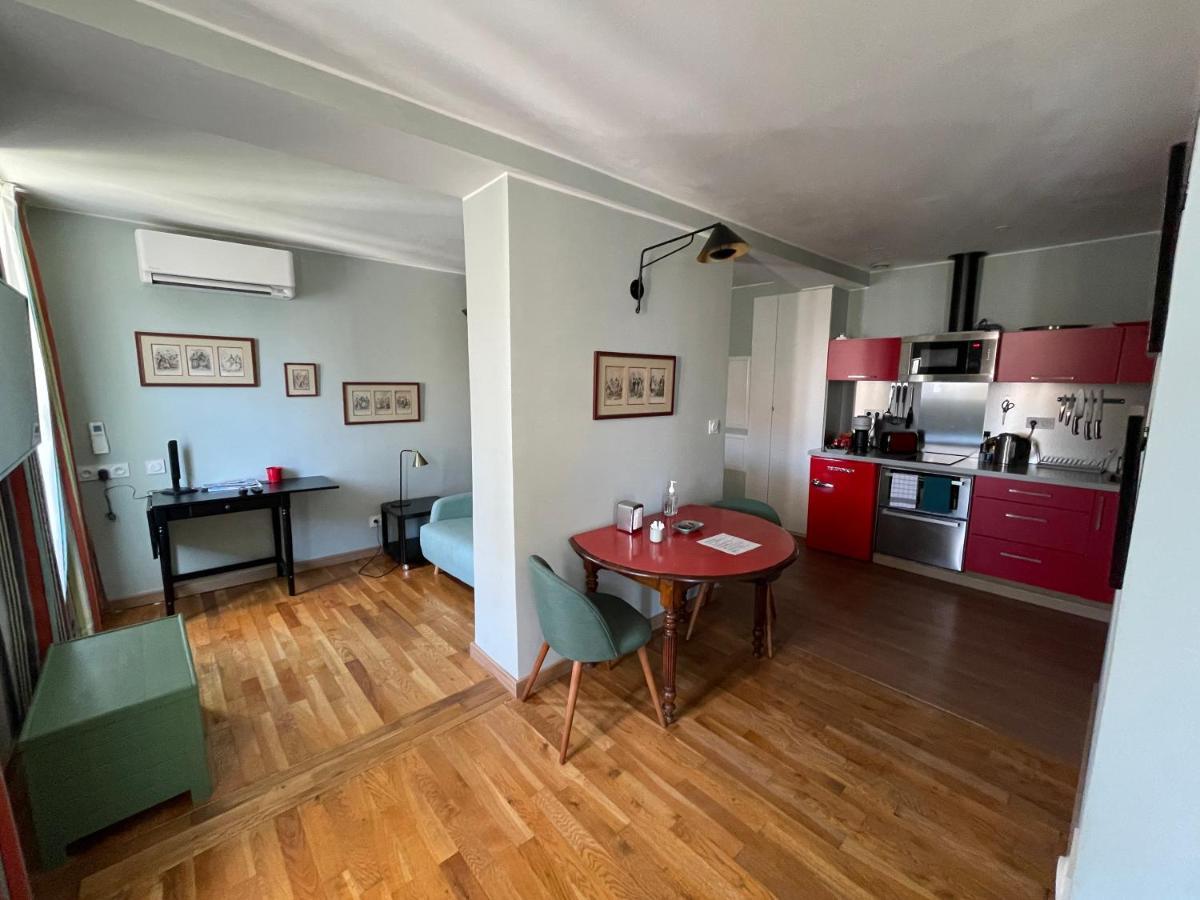 Appartement mignon calme douillet ascenseur clim étage élevé proche parking et toutes commodités au coeur du Toulon historique Esterno foto